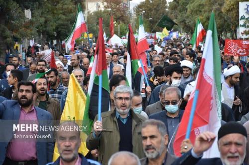 استقرار 150 پایگاه جمع آوری کمک های مردمی در راه راهپیمایی