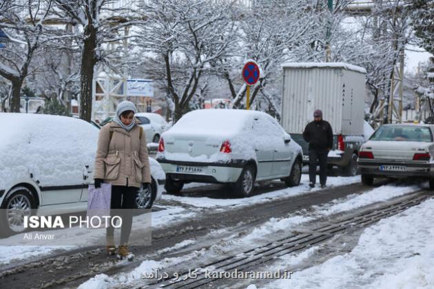 تلاش راهداری برای بازگشایی محورهای برفی مسدود شده
