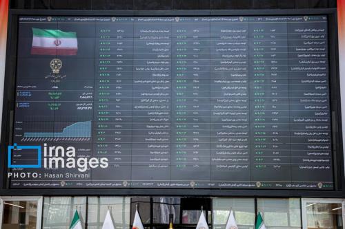 کاهش ارزش بورس تهران در نیمه اول سال جاری