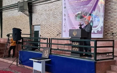 کارگران در تنگنای معیشت هستند درآمد ریالی در مقابل هزینه های دلاری