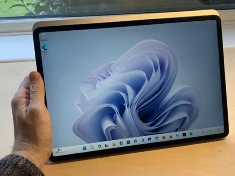 مقایسه سرفیس پرو ۱۱ با سرفیس لپ تاپ استودیو ۲