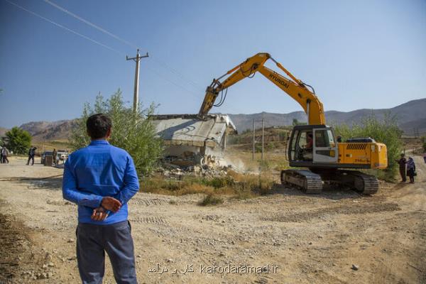 مناطق كویری همچنان در تیررس زمین خواران