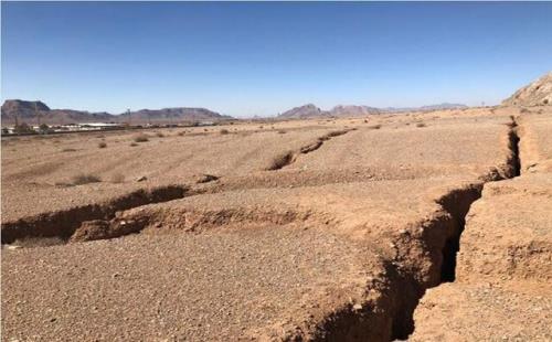 نرخ فرونشست در اسدآباد ۲۴ سانتی متر در سال است